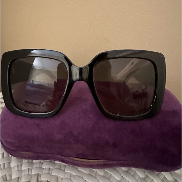 AUTHENTIC GUCCI SUNGLASSES